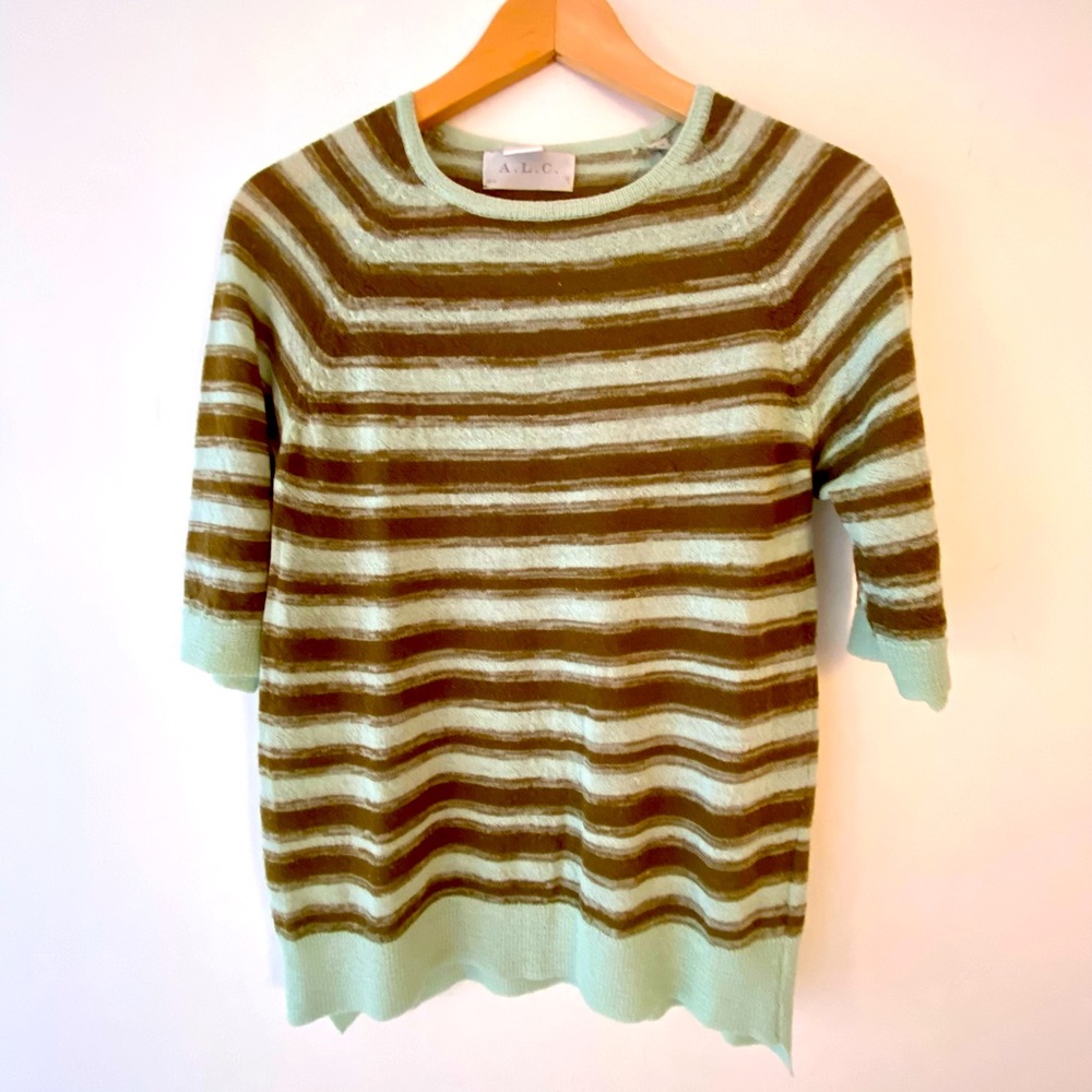 EUC A.L.C. SHEAR, LIGHTWEIGHT SOFT SHORT-SLEEVE SUMMER CREW NECK SWEATER